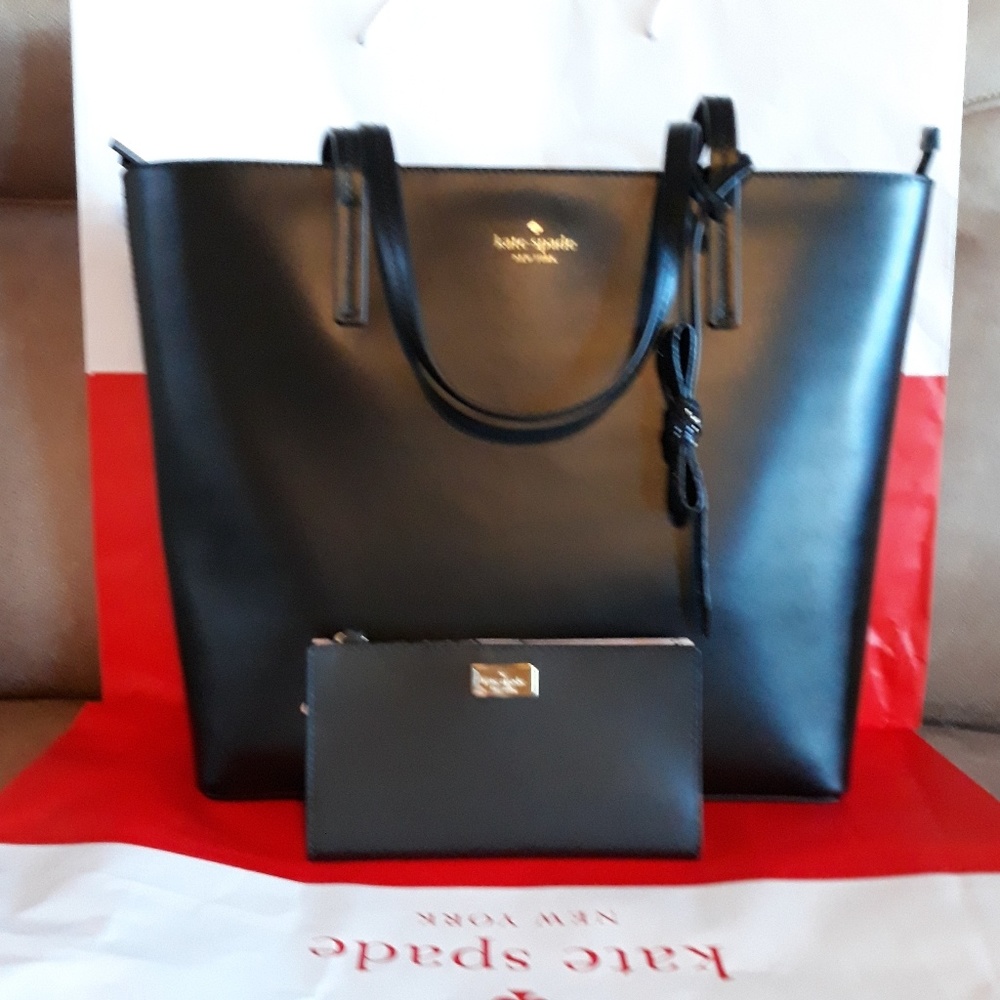Kate Spade tote shoppers purse bag w/ wallet set